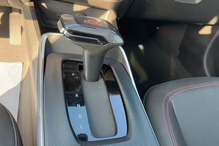 Used Chevrolet Trax 2022 Encore RS 1.5T CVT CoolPro Gear Lever