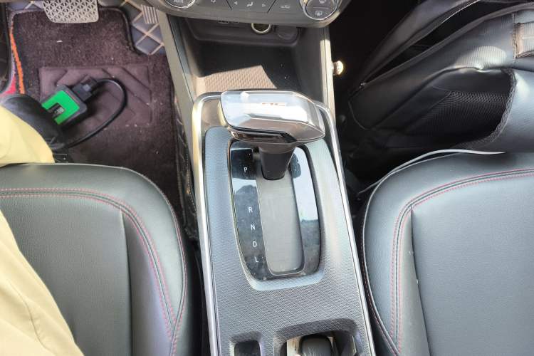 Used Chevrolet Trax 2022 Encore RS 1.5T CVT CoolPro Gear Lever