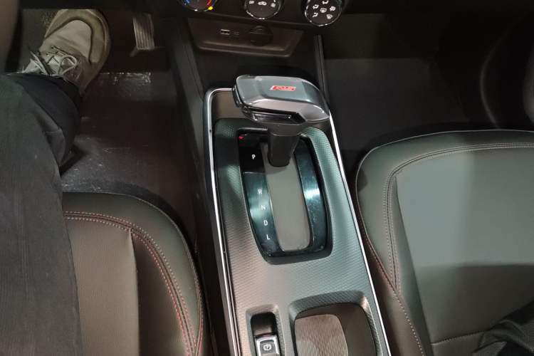 Used Chevrolet Trax 2022 Encore RS 1.5T CVT Cool Gear Lever