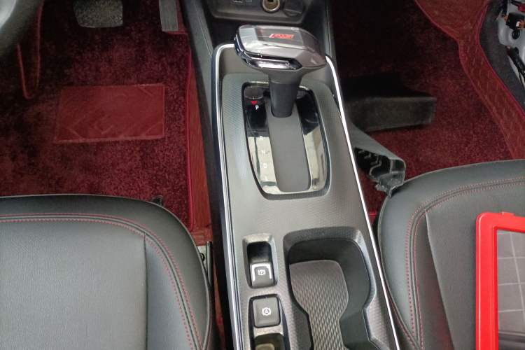 Used Chevrolet Trax 2022 Encore RS 1.5T CVT Cool Gear Lever