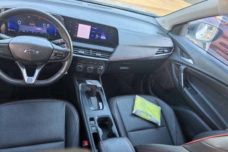 Used Chevrolet Trax 2022 Encore RS 1.5T CVT Cool Interior 1