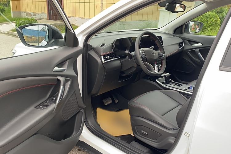 Used Chevrolet Trax 2022 Encore RS 1.5T CVT CoolMAX Interior 2