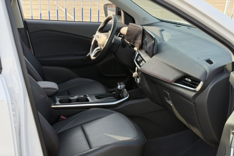Used Chevrolet Trax 2022 Encore RS 1.5T CVT CoolPro Interior 3