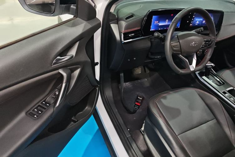 Used Chevrolet Trax 2022 Encore RS 1.5T CVT Cool Interior 3