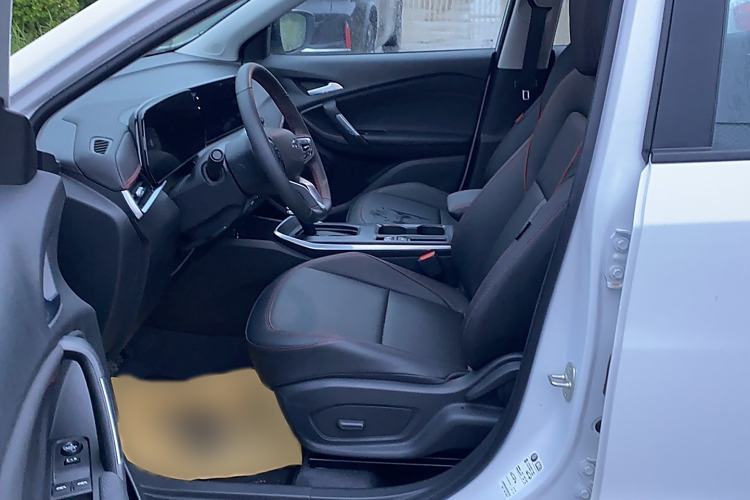 Used Chevrolet Trax 2022 Encore RS 1.5T CVT CoolMAX Left Front Seat