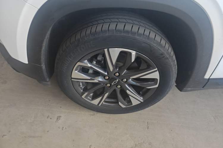 Used Chevrolet Trax 2022 Encore RS 1.5T CVT Cool Left Front Wheel Hub