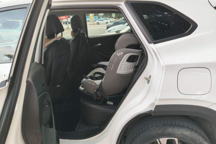 Used Chevrolet Trax 2022 Encore RS 1.5T CVT Cool Left Rear Seat