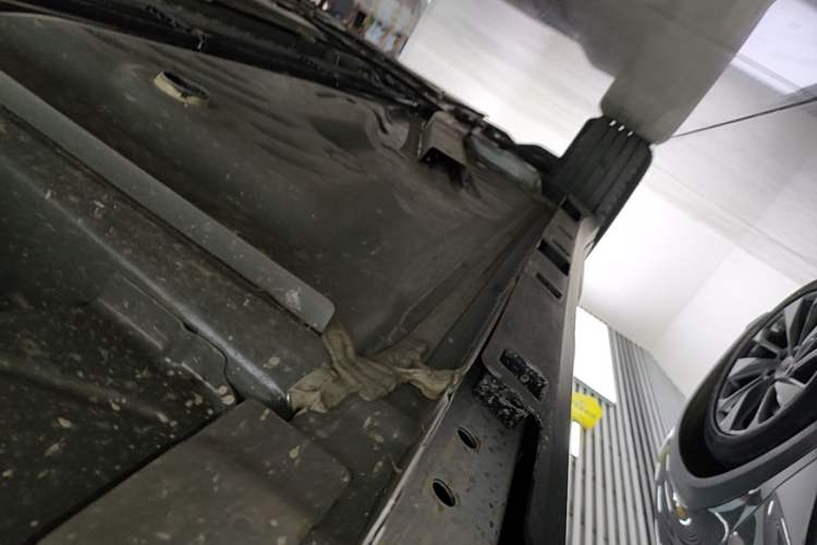 Used Chevrolet Trax 2022 Encore RS 1.5T CVT CoolMAX Left Side Sill