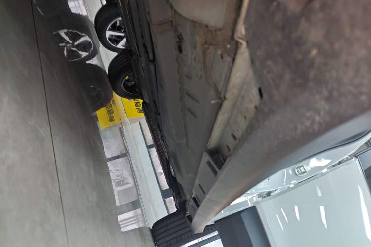 Used Chevrolet Trax 2022 Encore RS 1.5T CVT Cool Left Side Sill