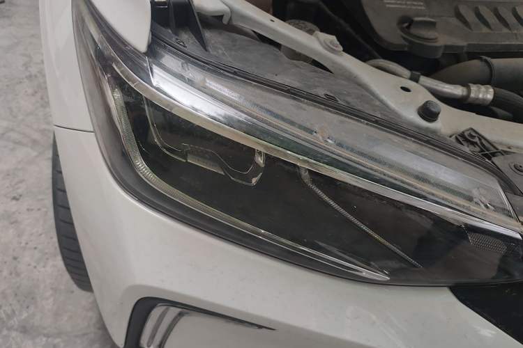 Used Chevrolet Trax 2022 Encore RS 1.5T CVT CoolMAX Right Front Headlight