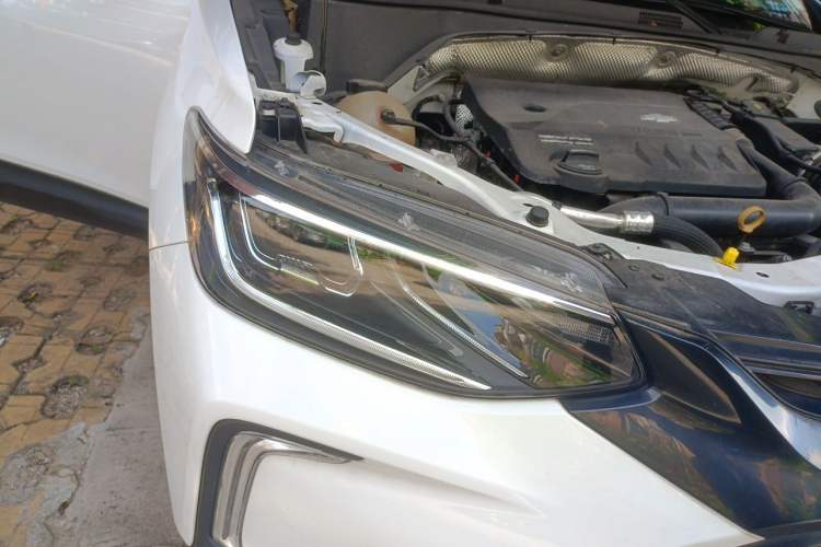Used Chevrolet Trax 2022 Encore RS 1.5T CVT CoolPro Right Front Headlight