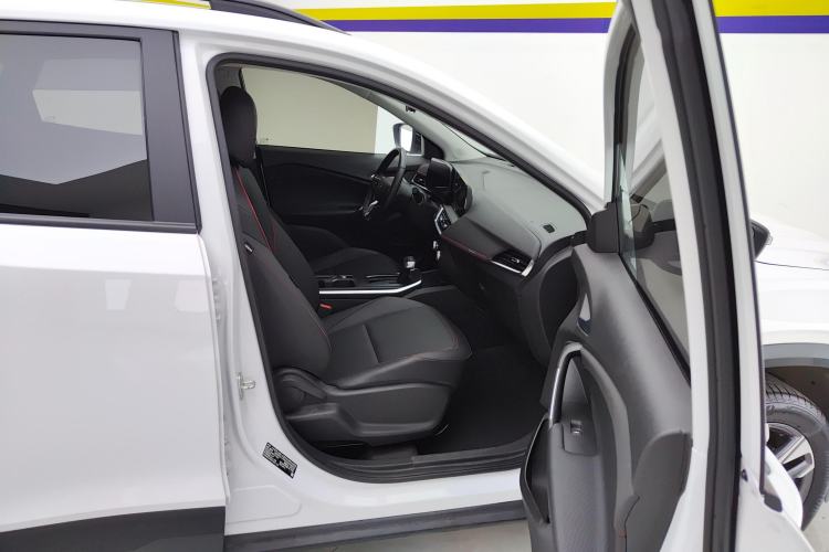Used Chevrolet Trax 2022 Encore RS 1.5T CVT CoolPro Right Front Seat