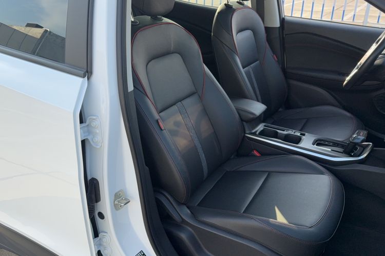 Used Chevrolet Trax 2022 Encore RS 1.5T CVT CoolPro Right Front Seat