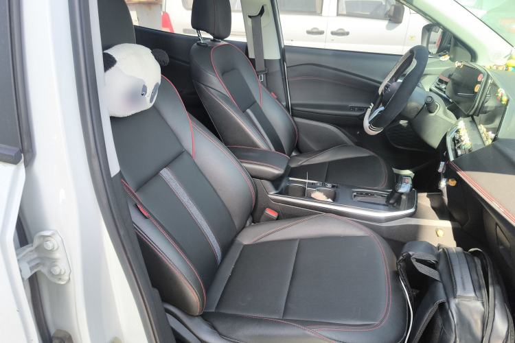 Used Chevrolet Trax 2022 Encore RS 1.5T CVT CoolPro Right Front Seat