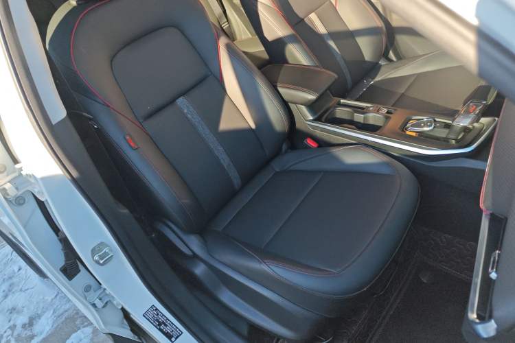 Used Chevrolet Trax 2022 Encore RS 1.5T CVT CoolPro Right Front Seat