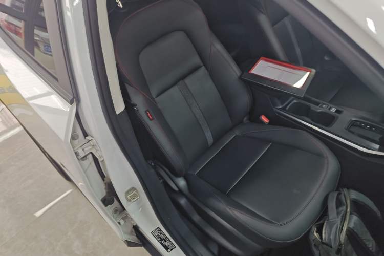 Used Chevrolet Trax 2022 Encore RS 1.5T CVT Cool Right Front Seat
