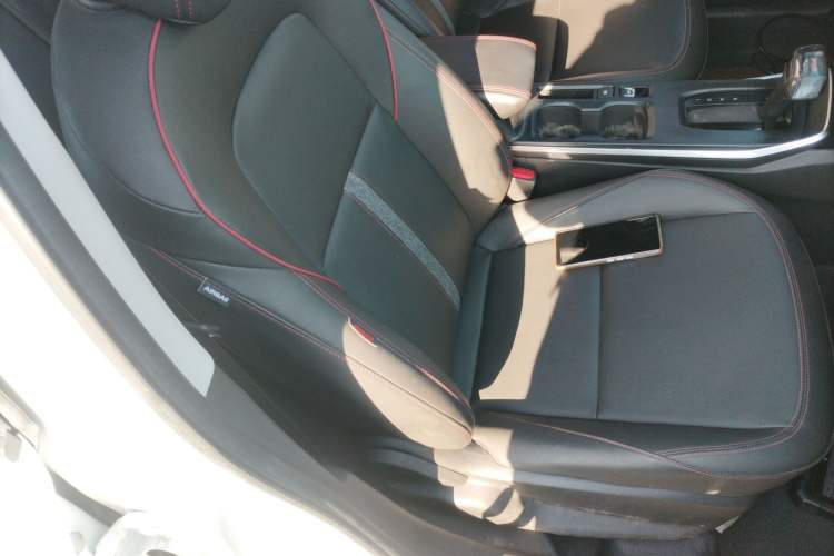 Used Chevrolet Trax 2022 Encore RS 1.5T CVT Cool Right Front Seat