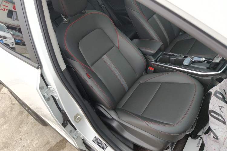 Used Chevrolet Trax 2022 Encore RS 1.5T CVT CoolPro Right Front Seat