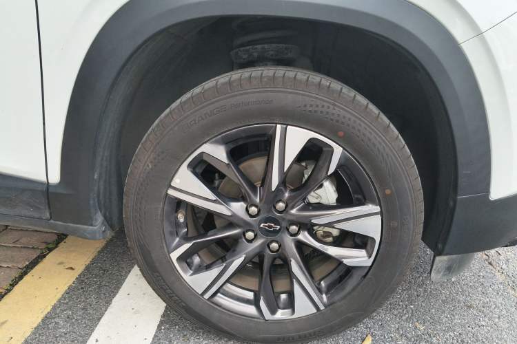 Used Chevrolet Trax 2022 Encore RS 1.5T CVT Cool Right Front Wheel Hub