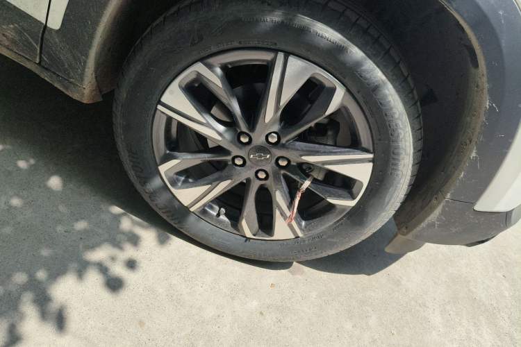 Used Chevrolet Trax 2022 Encore RS 1.5T CVT CoolPro Right Front Wheel Hub