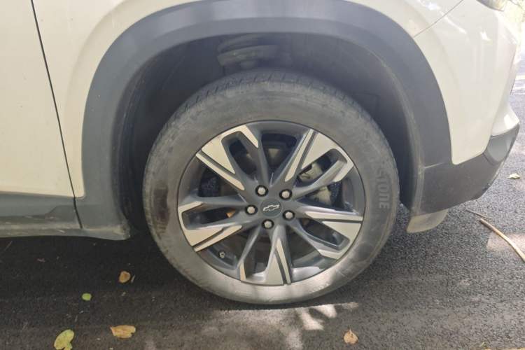 Used Chevrolet Trax 2022 Encore RS 1.5T CVT Cool Right Front Wheel Hub