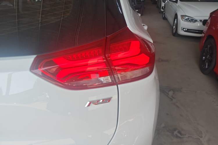 Used Chevrolet Trax 2022 Encore RS 1.5T CVT Cool Right Rear Taillight