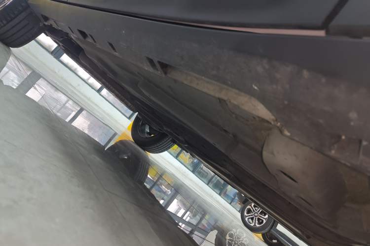 Used Chevrolet Trax 2022 Encore RS 1.5T CVT Cool Right Side Sill