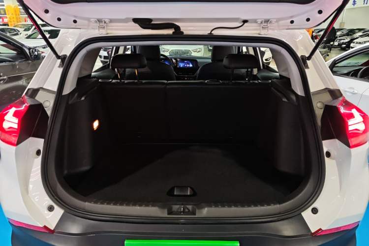 Used Chevrolet Trax 2022 Encore RS 1.5T CVT Cool Trunk