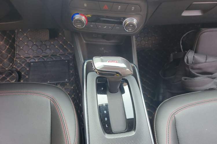 Used Chevrolet Trax 2022 Encore RS 1.5T CVT CoolPro Gear Lever