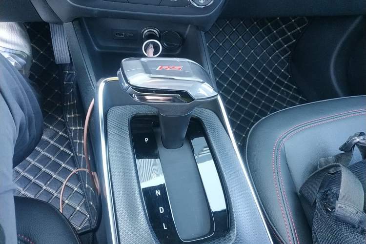 Used Chevrolet Trax 2022 Encore RS 1.5T CVT CoolMAX Gear Lever