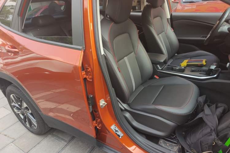 Used Chevrolet Trax 2022 Encore RS 1.5T CVT CoolPro Right Front Seat