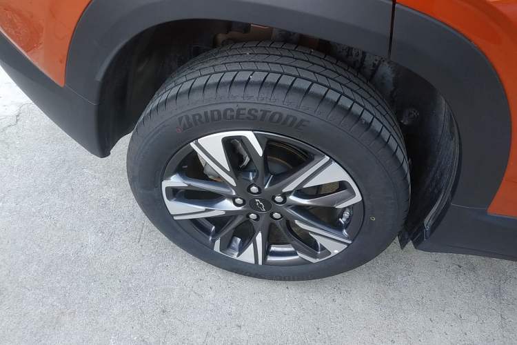 Used Chevrolet Trax 2022 Encore RS 1.5T CVT CoolMAX Right Rear Wheel Hub