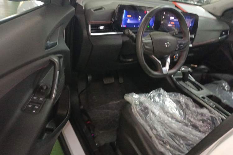 Used Chevrolet Trax 2023 Encore RS 1.5T CVT Cool Driver Seat