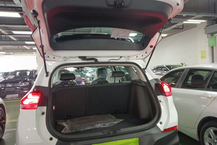 Used Chevrolet Trax 2023 Encore RS 1.5T CVT Cool Trunk