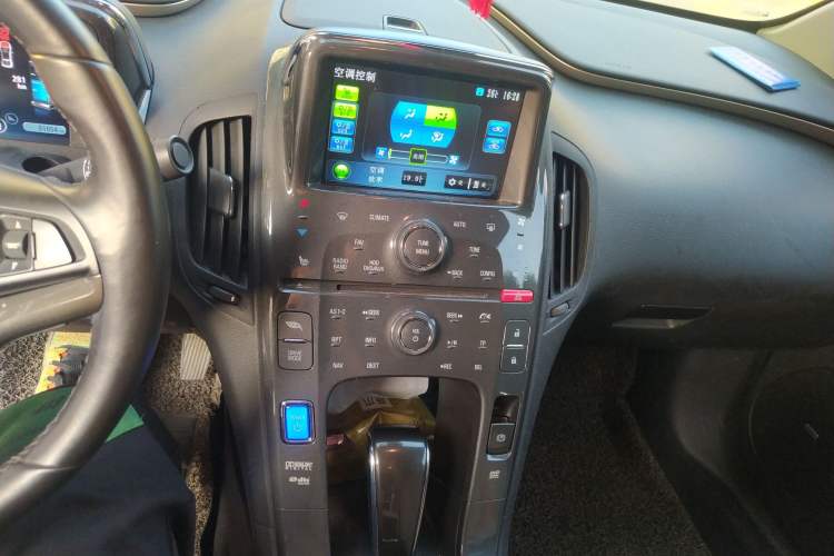 Used Chevrolet Volt 2012 Standard Model Audio And AC Panel