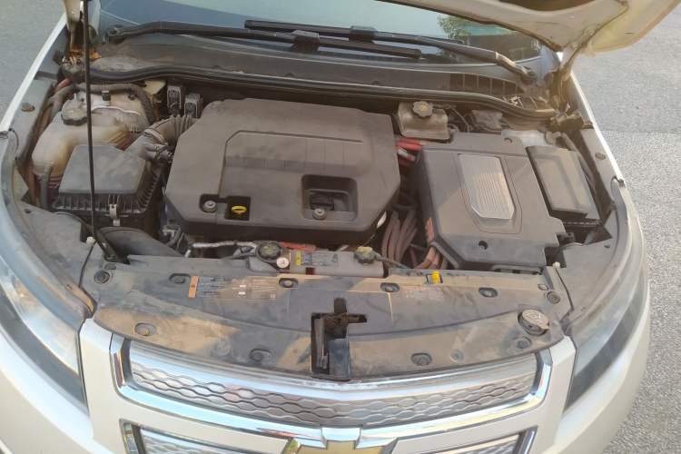 Used Chevrolet Volt 2012 Standard Model Engine Bay