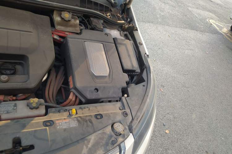 Used Chevrolet Volt 2012 Standard Model Engine Bay Left