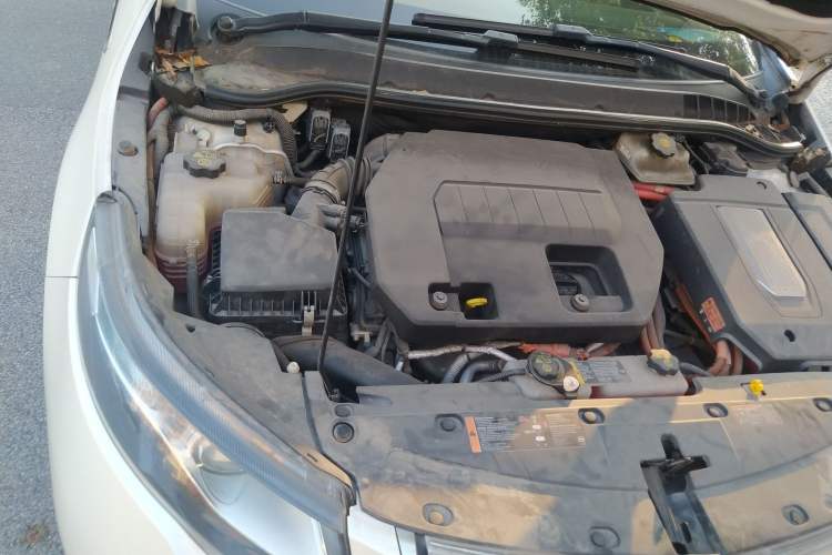 Used Chevrolet Volt 2012 Standard Model Engine Bay Right