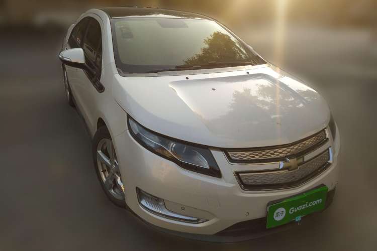 Used Chevrolet Volt 2012 Standard Model Front Right 45 Deg