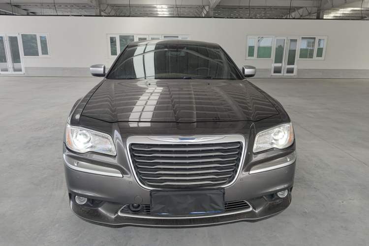 Used Chrysler 300C 2014 3.0L Excellence Edition Front