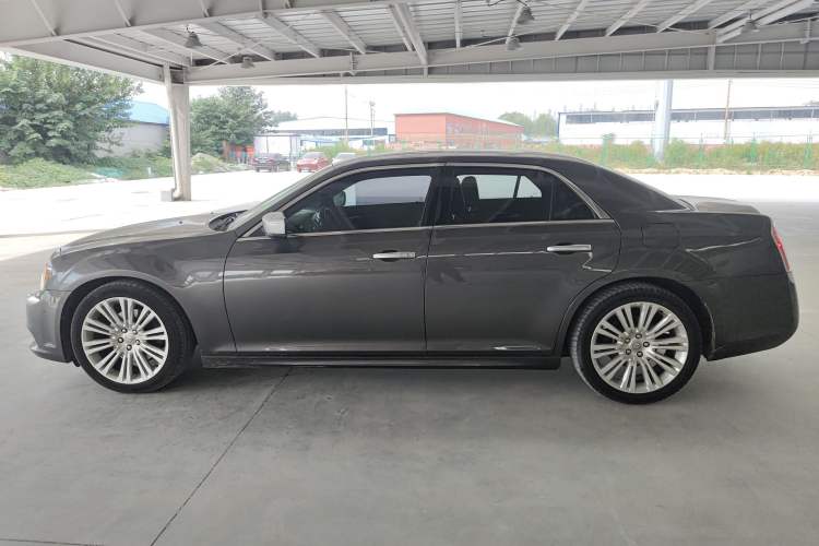 Used Chrysler 300C 2014 3.0L Excellence Edition Left Side