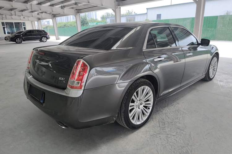 Used Chrysler 300C 2014 3.0L Excellence Edition Rear Right 45 Deg