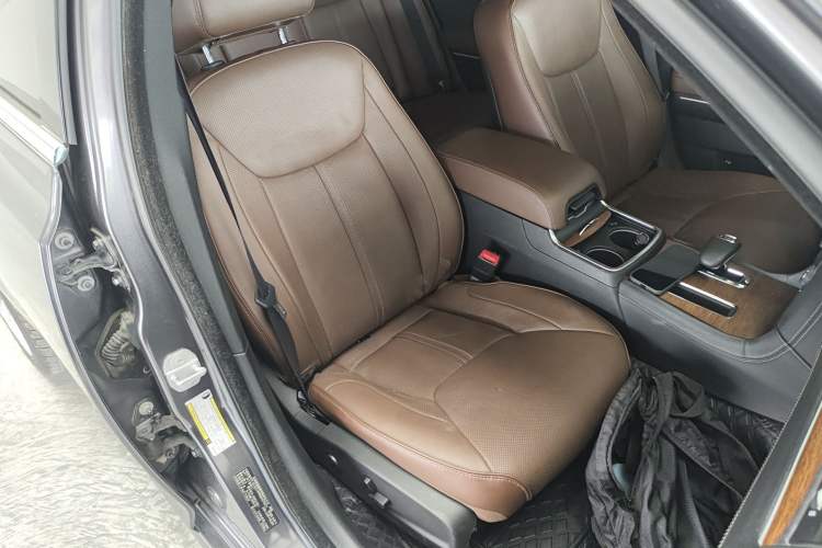 Used Chrysler 300C 2014 3.0L Excellence Edition Right Front Seat