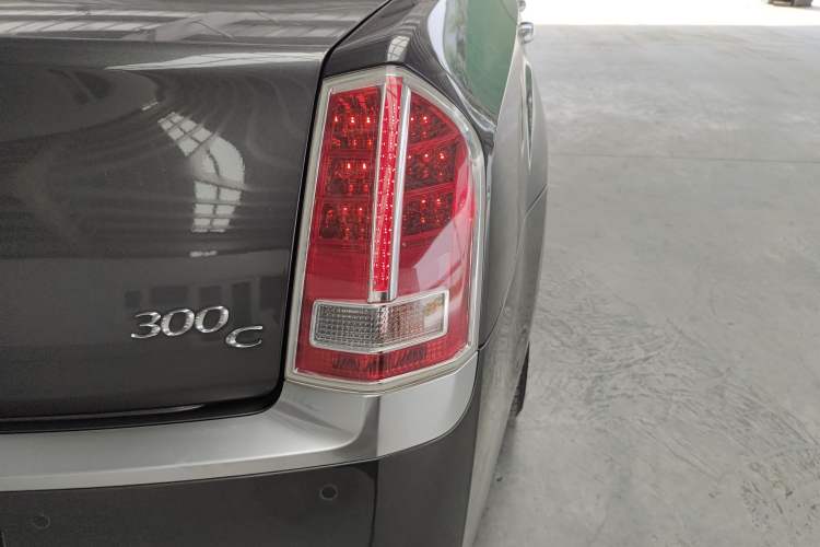 Used Chrysler 300C 2014 3.0L Excellence Edition Right Rear Taillight