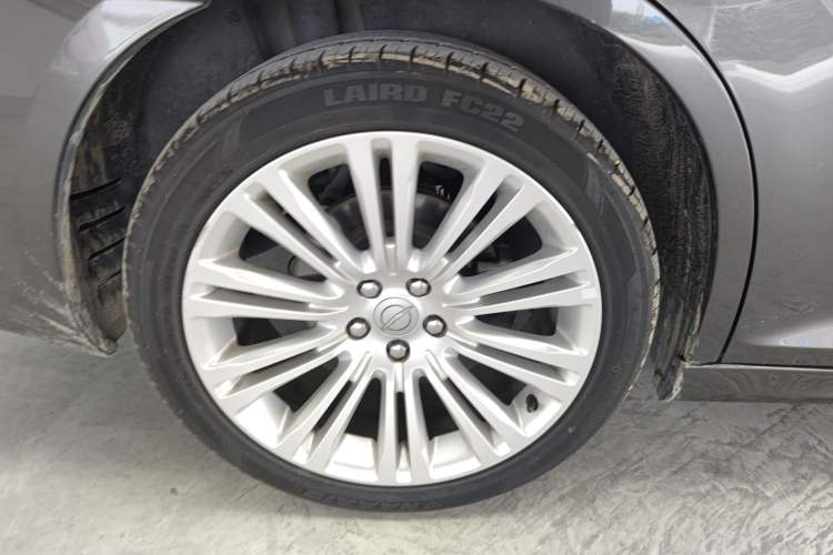 Used Chrysler 300C 2014 3.0L Excellence Edition Right Rear Wheel Hub