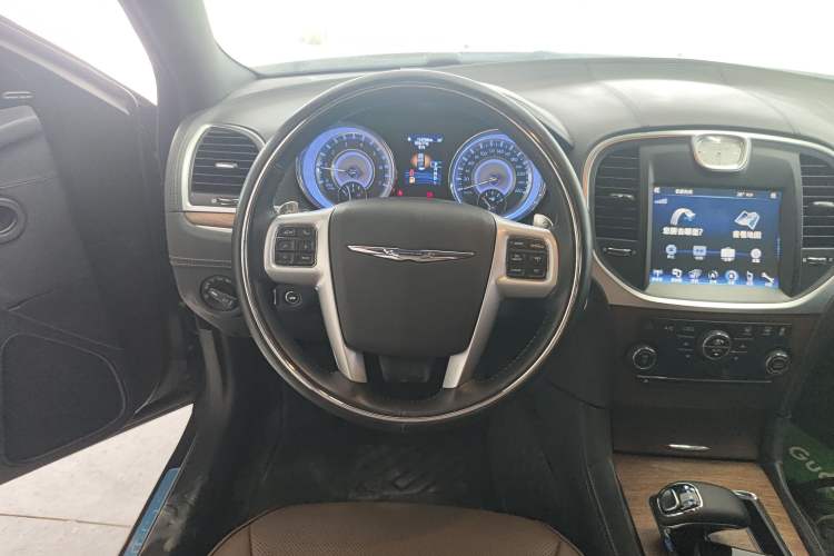 Used Chrysler 300C 2014 3.0L Excellence Edition Steering Wheel