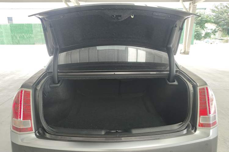 Used Chrysler 300C 2014 3.0L Excellence Edition Trunk