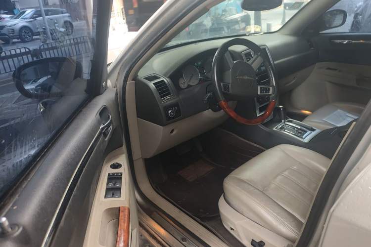 Used Chrysler 300C 2004 3.5 V6 Driver Seat