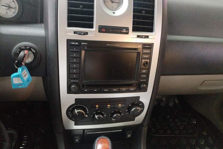 Used Chrysler 300C 2006 3.5L Luxury Navigation Edition Audio And AC Panel