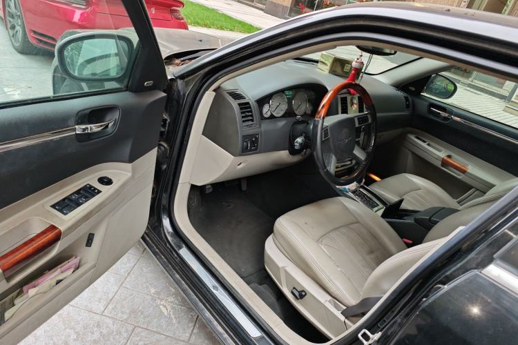 Used Chrysler 300C 2006 2.7L Luxury Edition Driver Seat